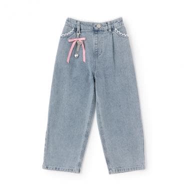 チャームつき レーストリム デニムパンツ