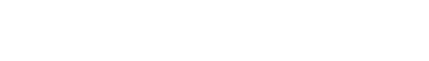パキッと目立つ赤トップスで注目を集めることまちがいなし！