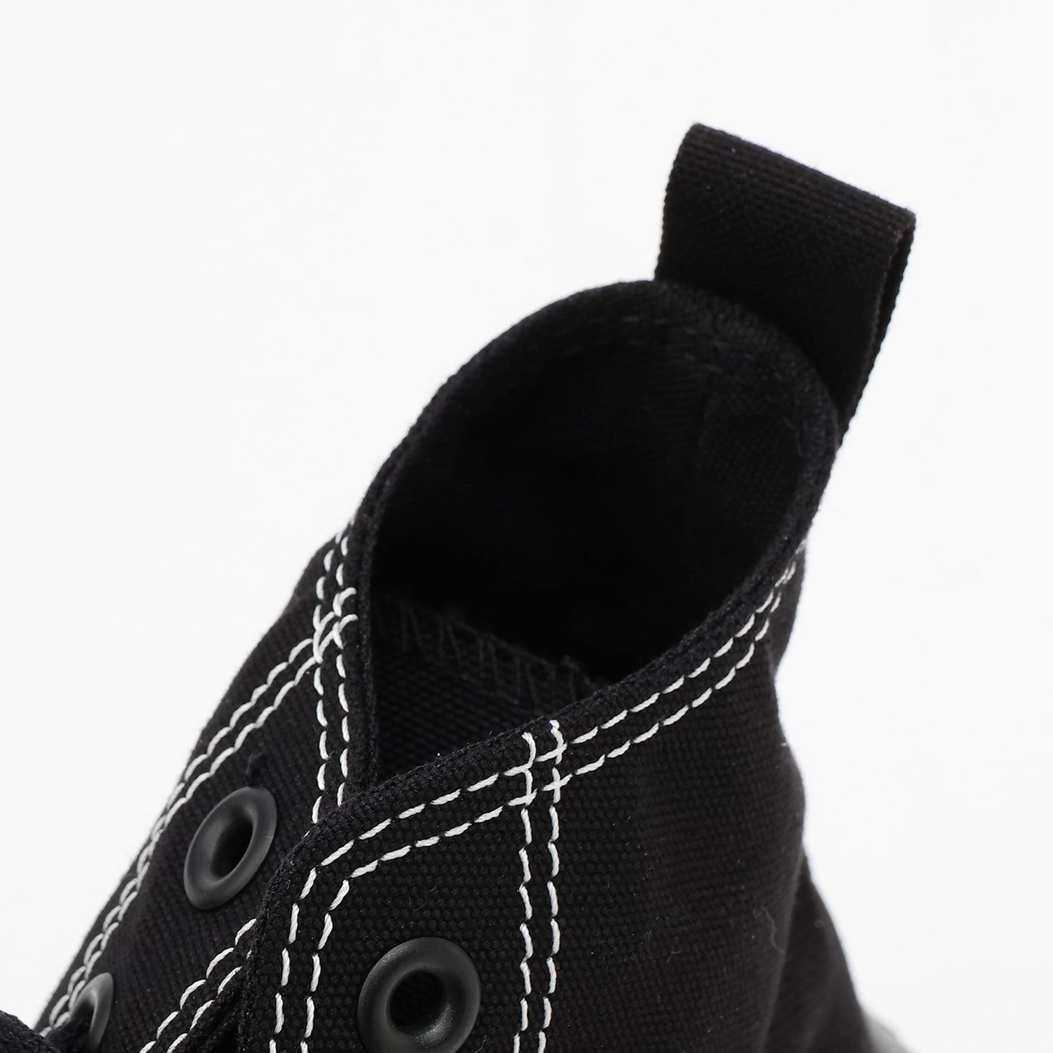 7763400