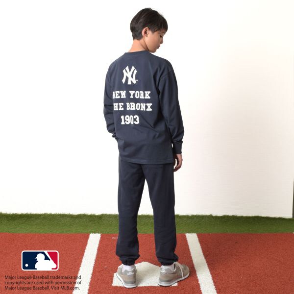 【MLB】ロゴプリント長袖Tシャツ