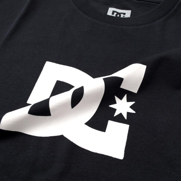 DC】 ベーシックロゴ半袖TシャツA(140 クロ): ジュニア DC】 ベーシックロゴ半袖TシャツA(140 クロ): ジュニア