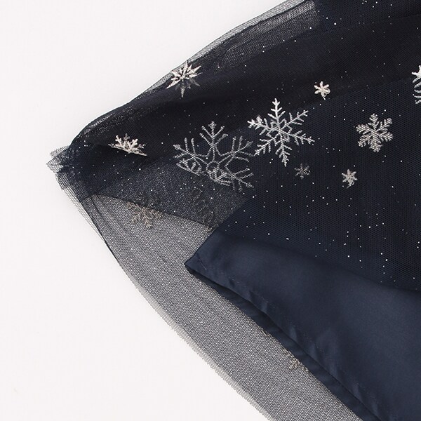 【人気商品再入荷】【直営店で取り扱い無し】雪の結晶刺しゅう　チュールスカート