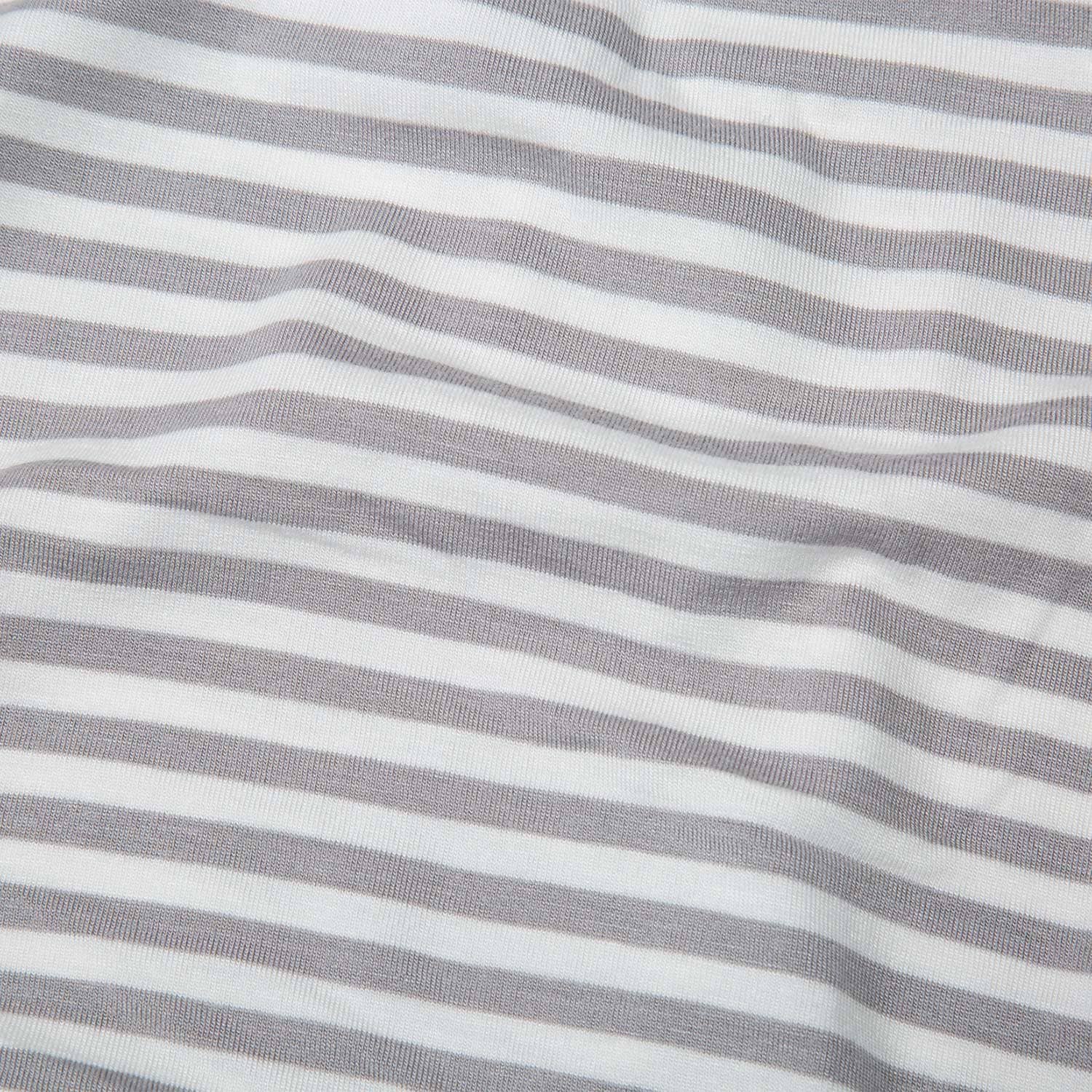 5761598