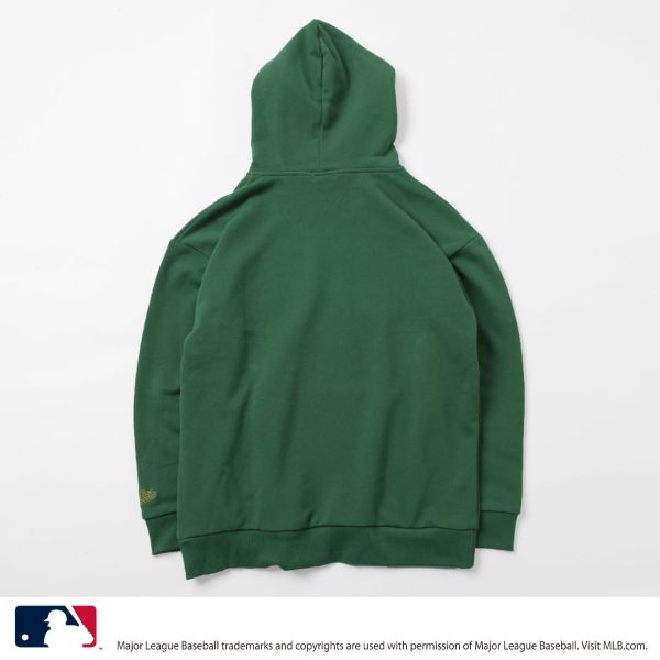 【MLB】裏毛チーム刺しゅうワッペン付きパーカー