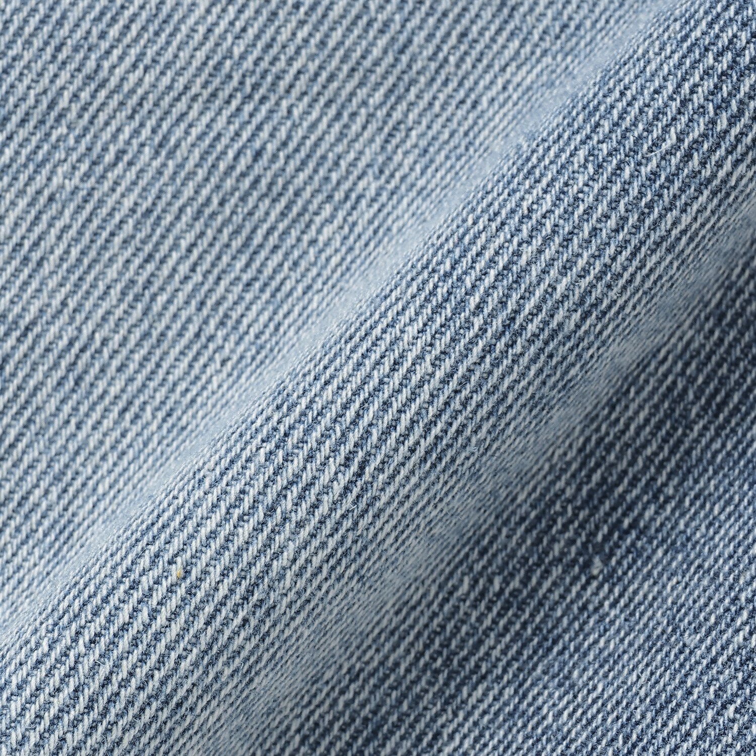 7853105