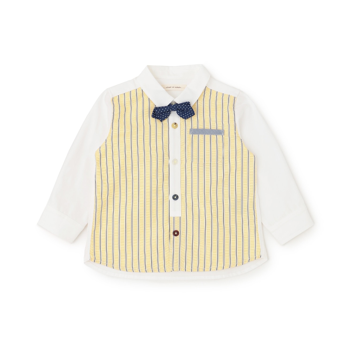 蝶ネクタイつきシャツ