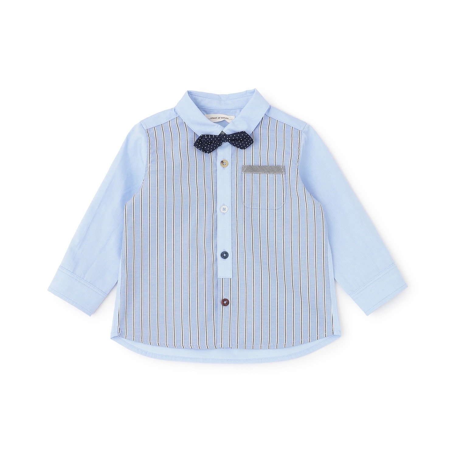 蝶ネクタイつきシャツ