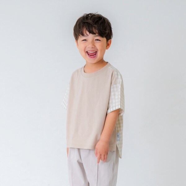 バック柄Tシャツ