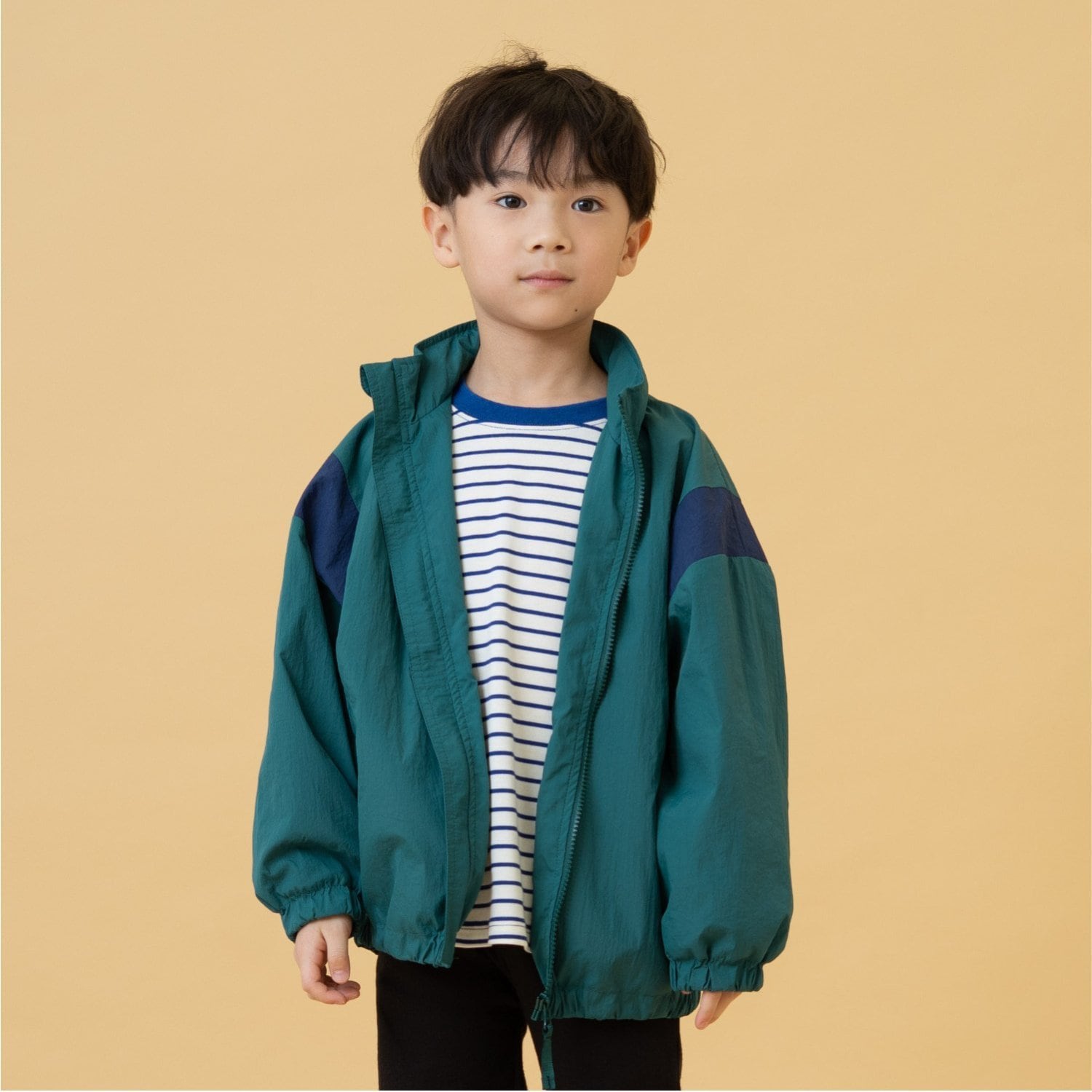 【フード収納可能】【撥水】肩切替ジップジャケット