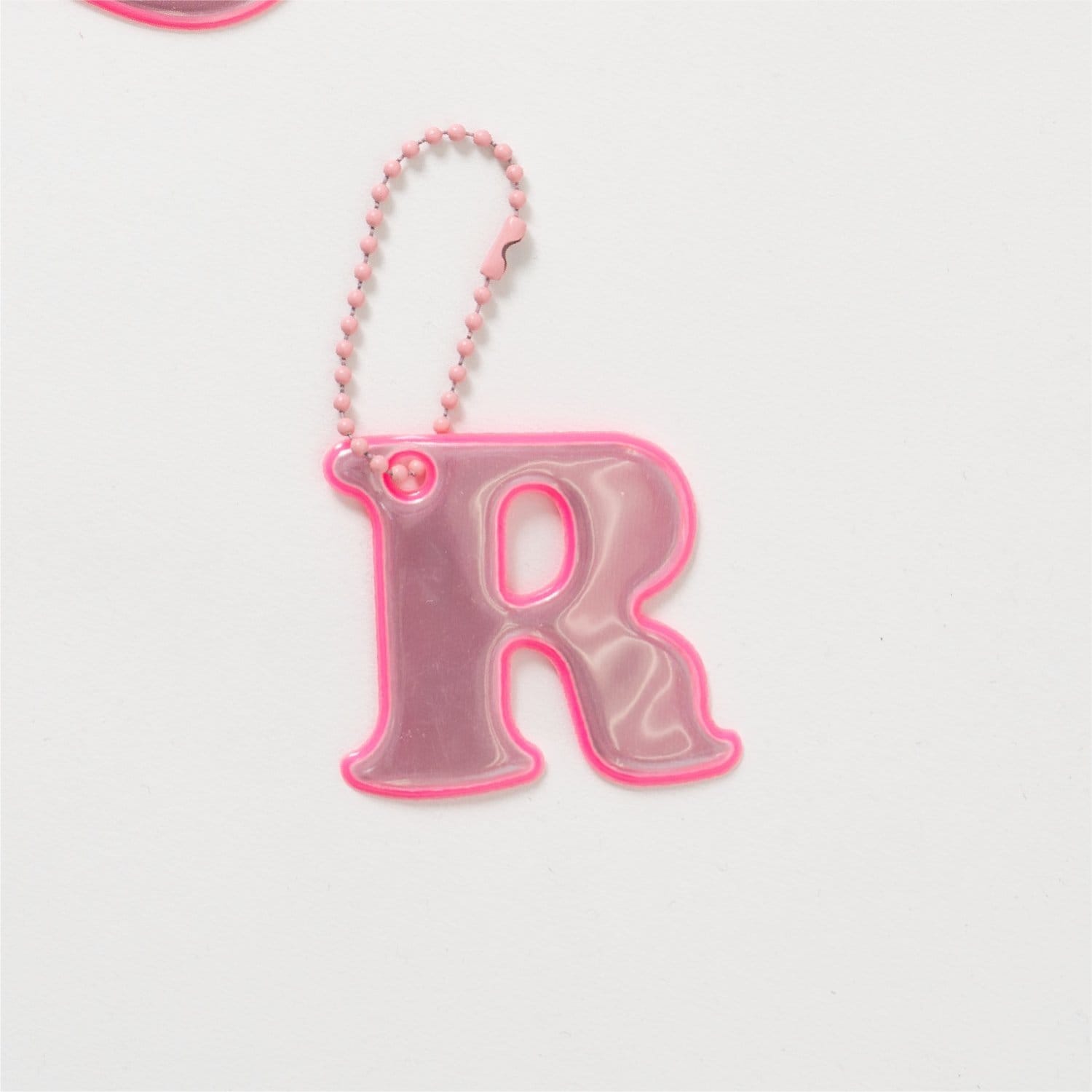 あんしんアルファベットリフレクターチャーム(ピンク)