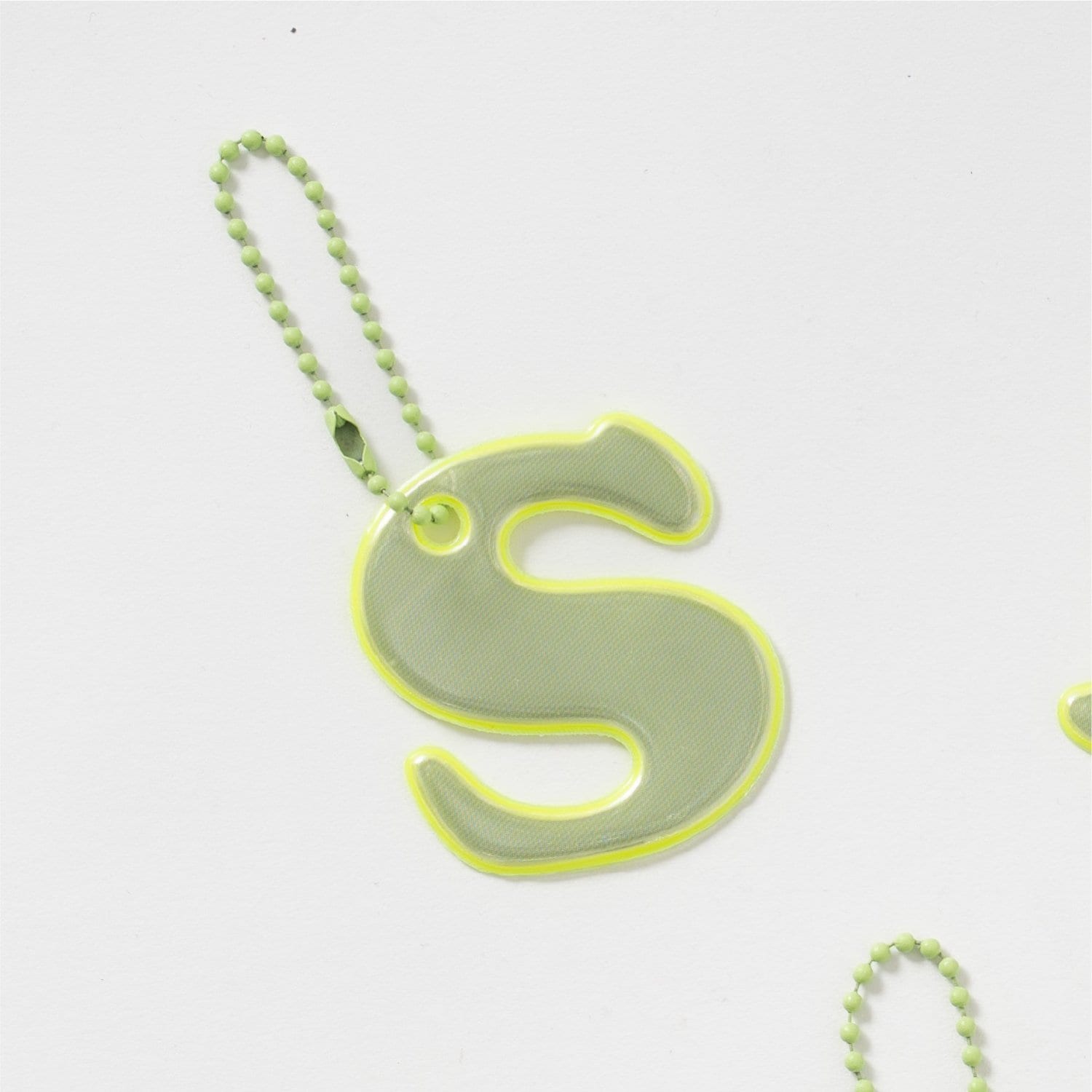 あんしんアルファベットリフレクターチャーム(黄色)