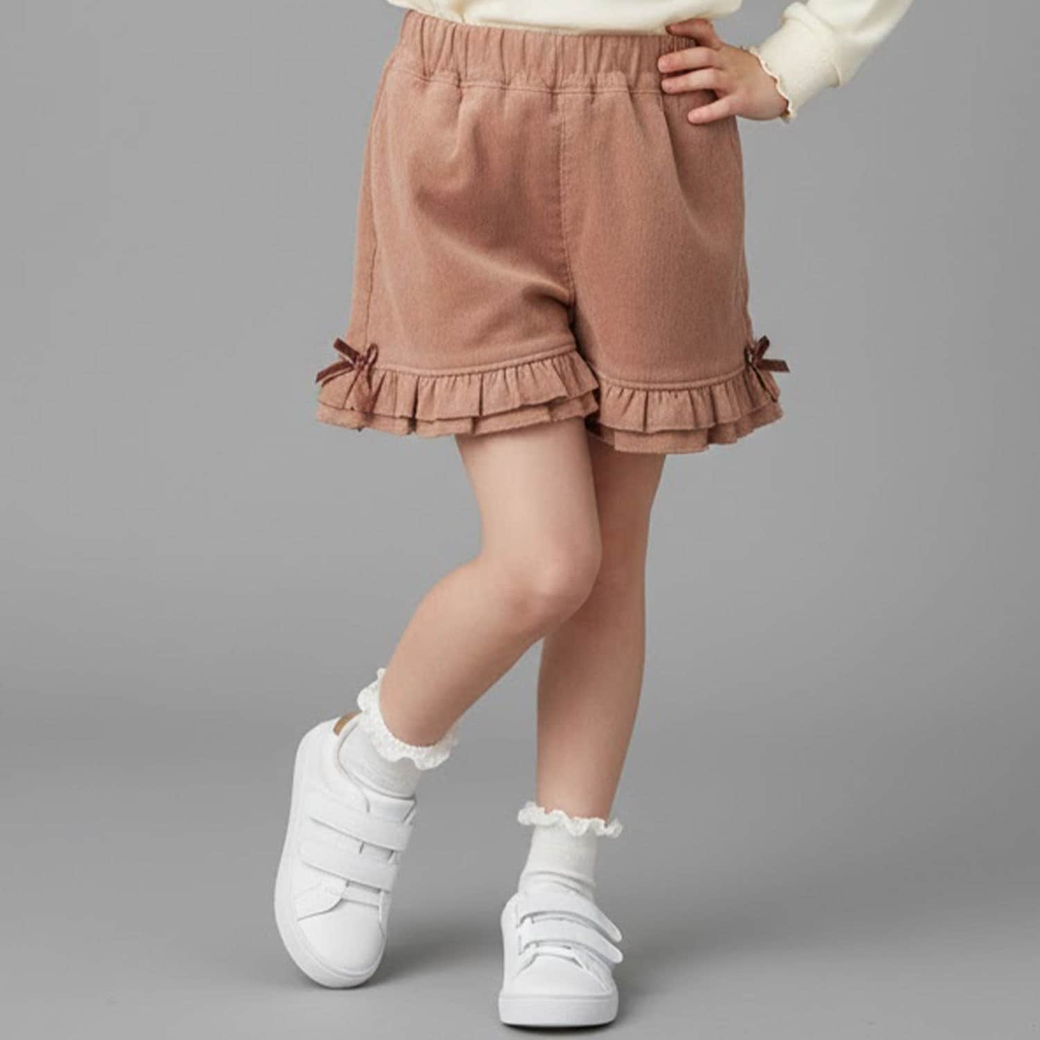 裾フリルショートパンツ