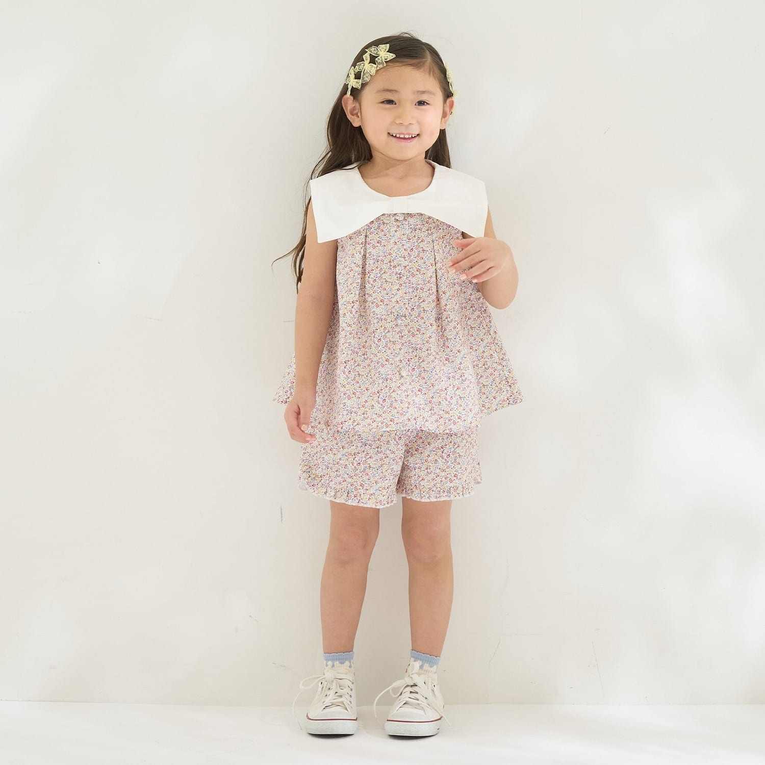 リボン衿つきブラウス・裾フリルハーフパンツセット