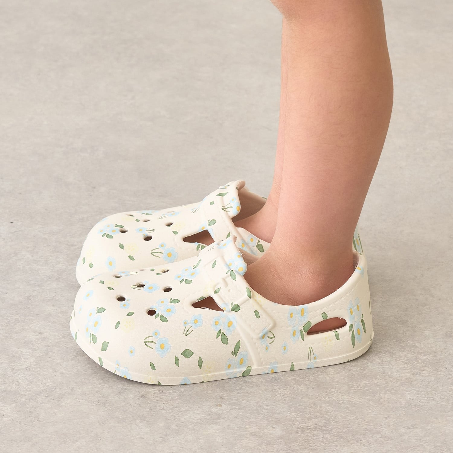 【フロントカバーで安心】花柄EVAサンダル