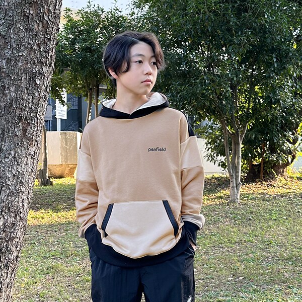 Champion カラーブロック パーカー Urban Outfitters