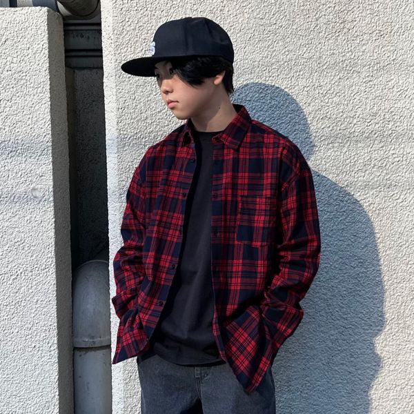 チェックシャツ