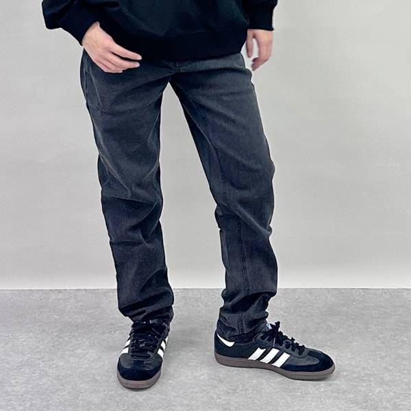 ストレッチデニム・スリムパンツ