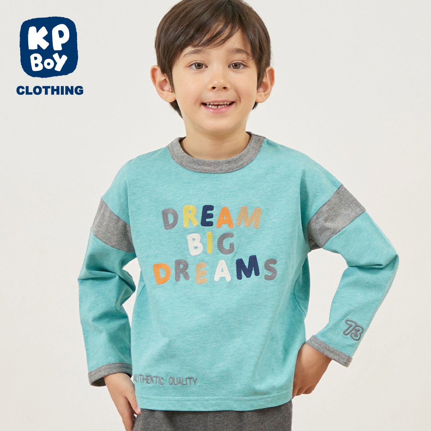 カラフルロゴ刺シュウ 長袖Tシャツ