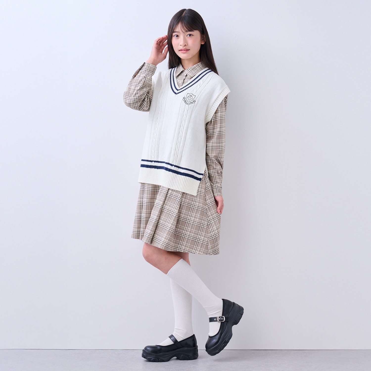 ニットベスト+シャツワンピース