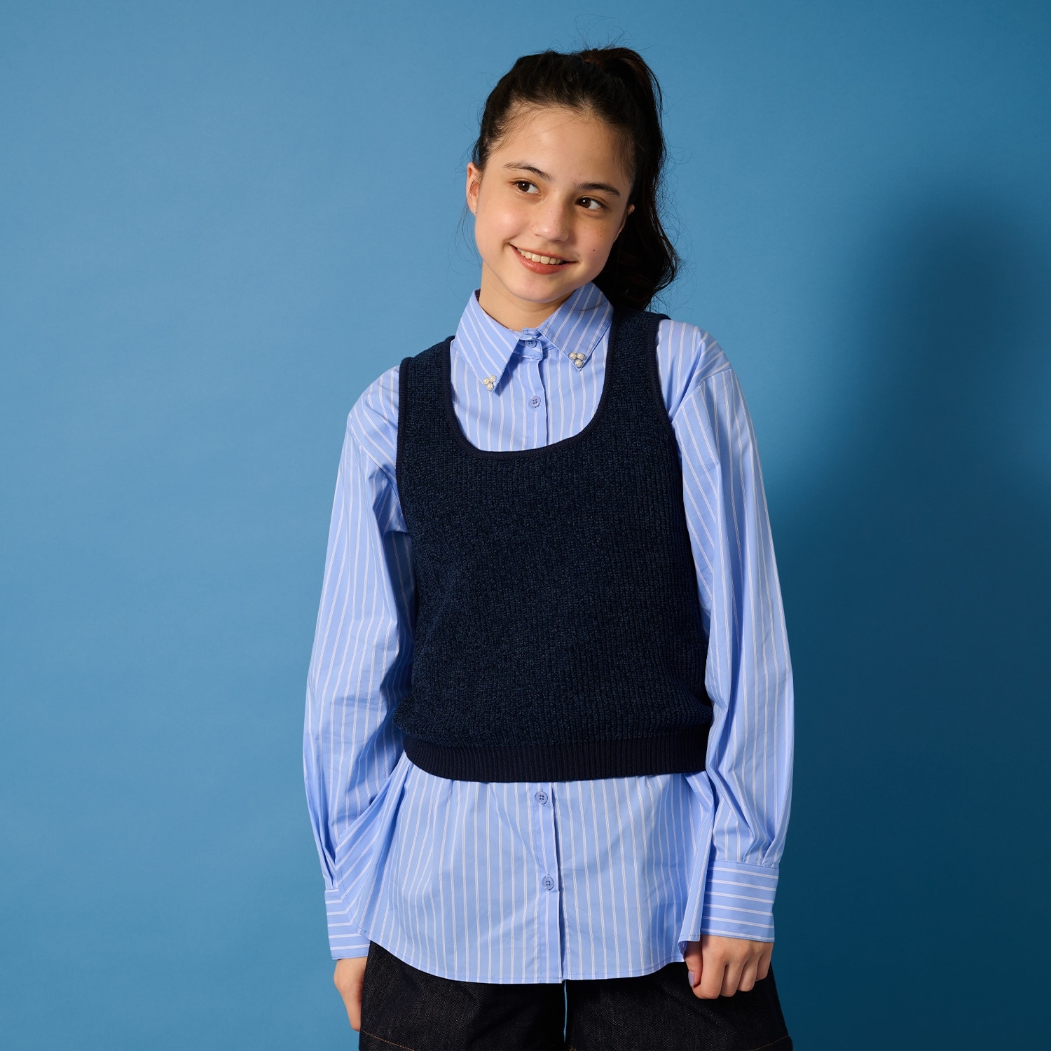 【AMI】パール衿シャツ×ニットベスト