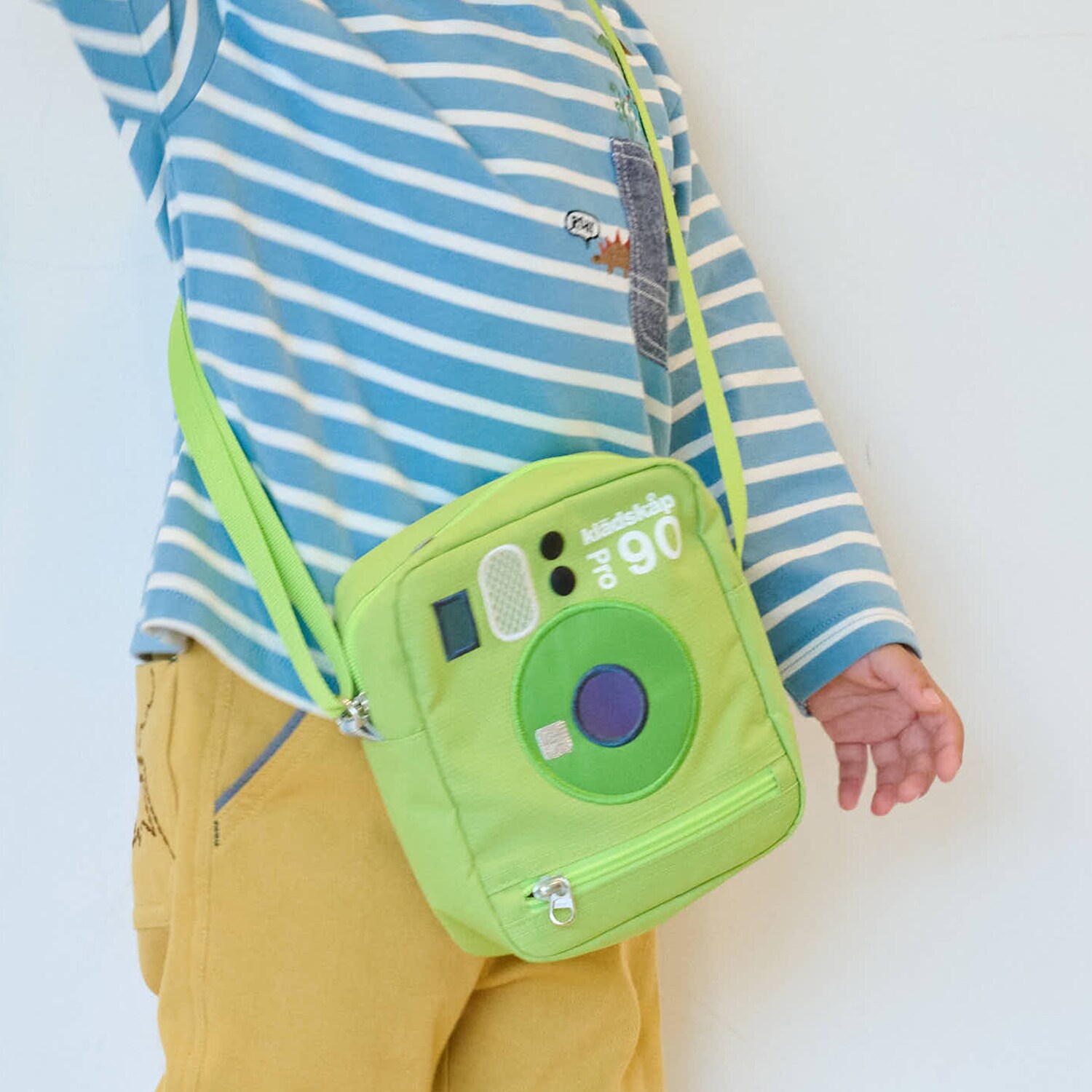 TOYカメラ風ショルダーバッグ