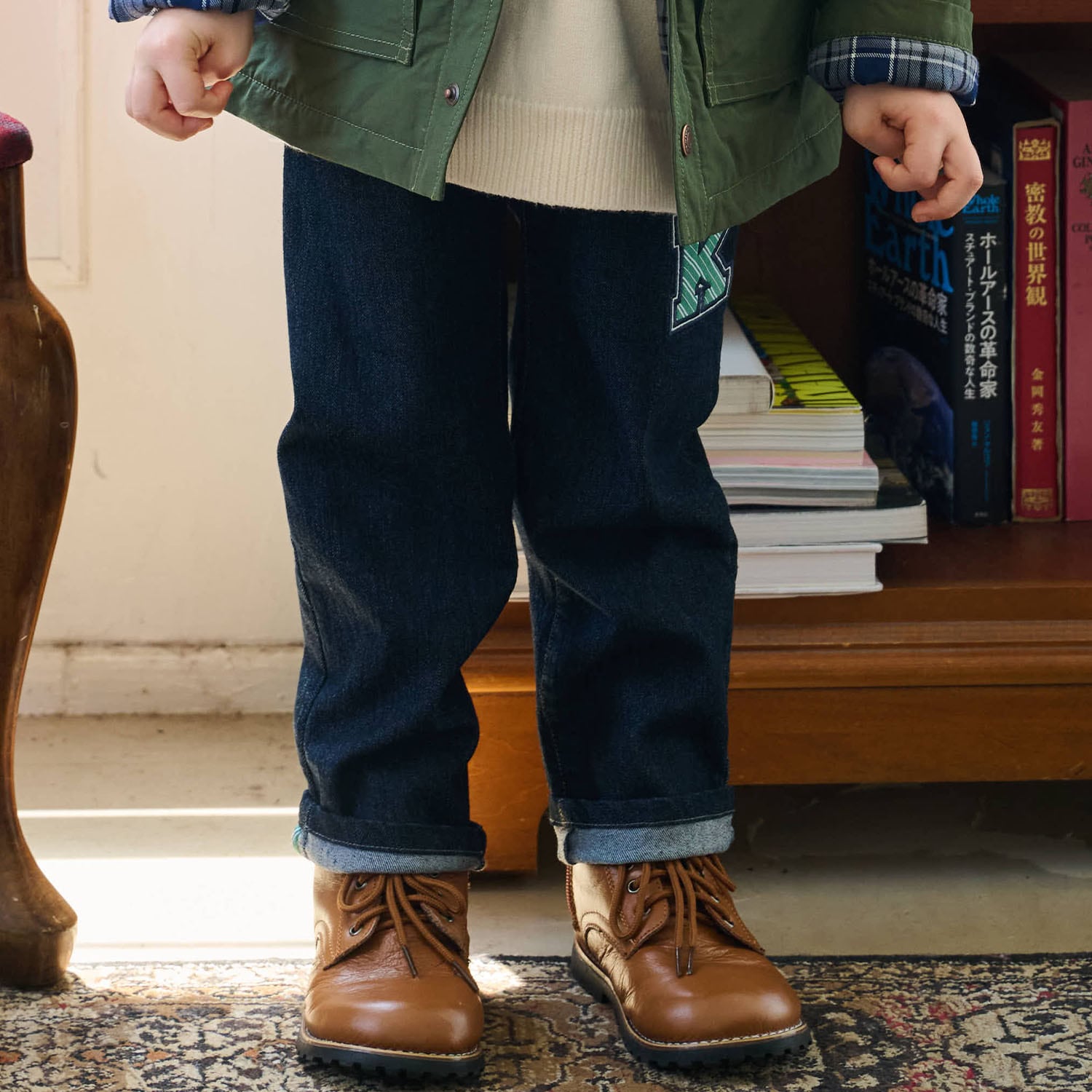 オオカミ刺しゅうロング丈ストレートパンツ