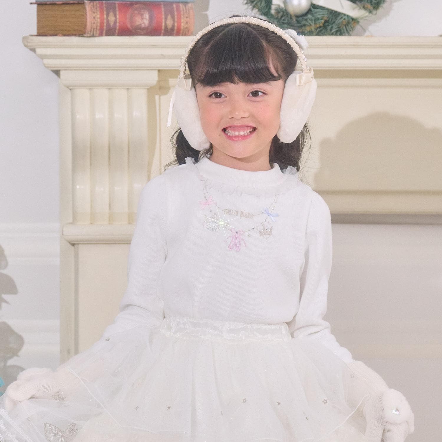 ネックレス刺しゅう プチハイ長袖Tシャツ