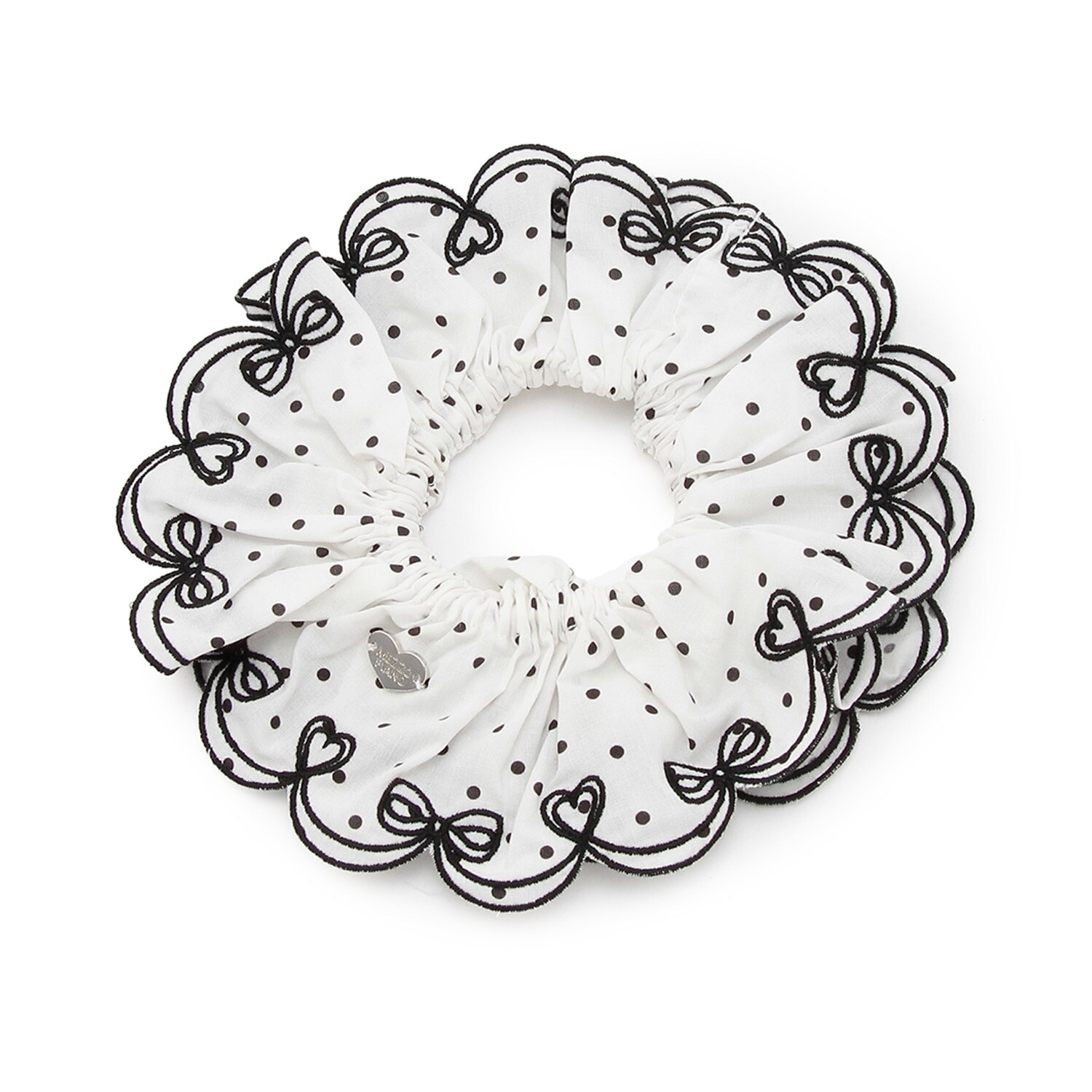 カットワーク刺しゅう　シュシュ