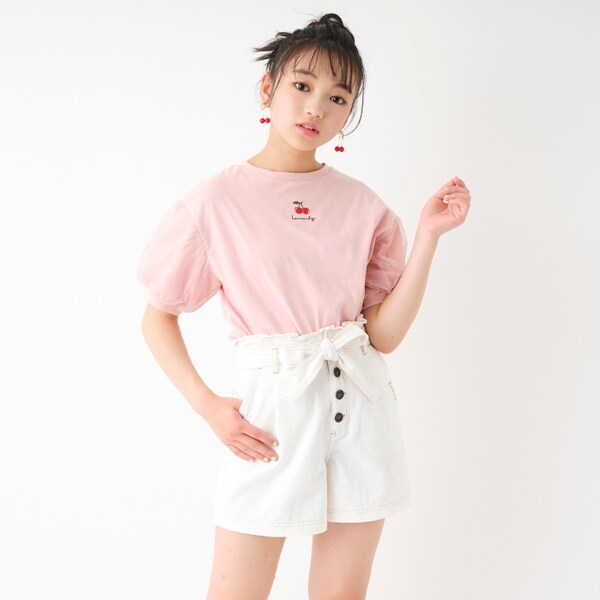 サッシュベルトつきショートパンツ