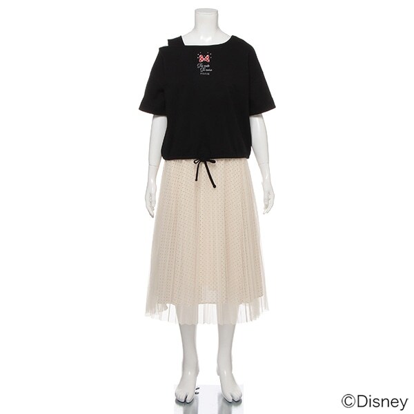 【DISNEY】 ミニーマウスデザイン 肩開きTシャツ×ドットスカートセット