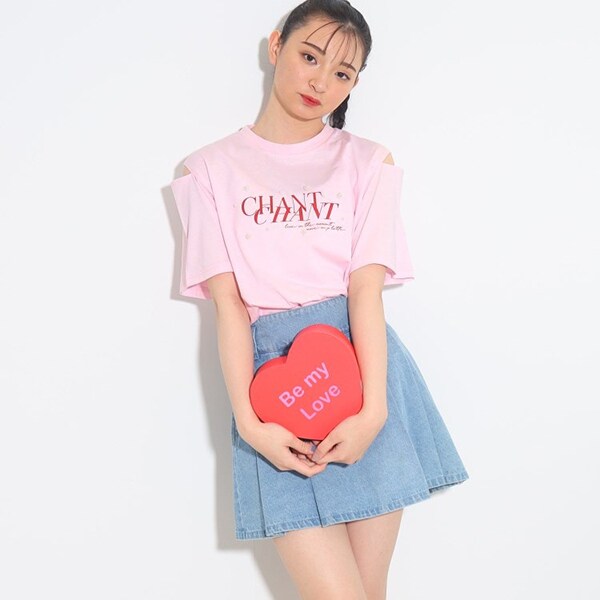 フェイクパール付きロゴTシャツ