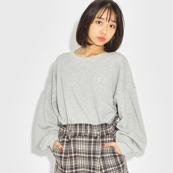 毛玉になりにくい袖タックガーリーロゴ裏毛プルオーバー