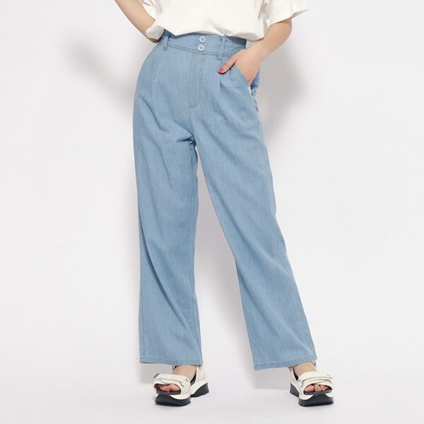 さらっと軽いワイドパンツ