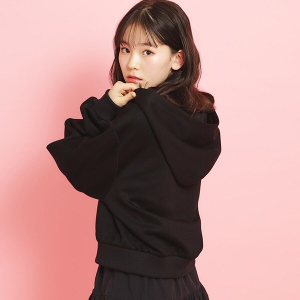 フード付きジップパーカー