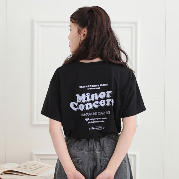 バックプリントTシャツ