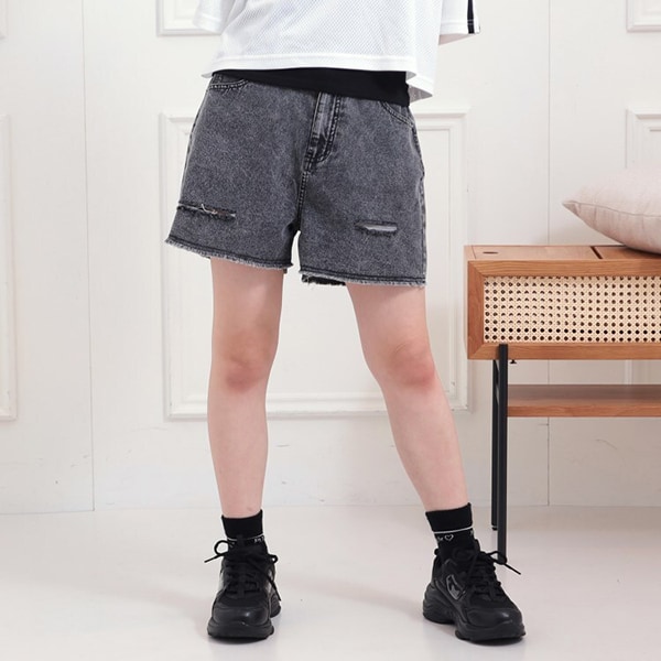 ダメージショートパンツ