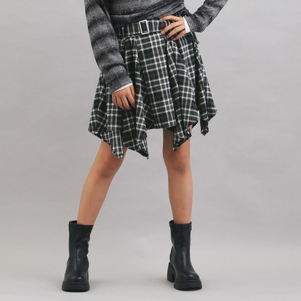 チェック変形ヘムスカート