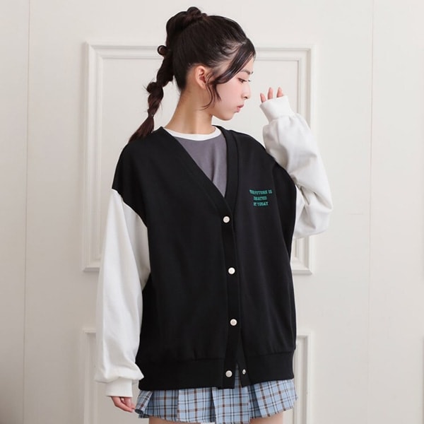 バックカレッジVネックカーディガン