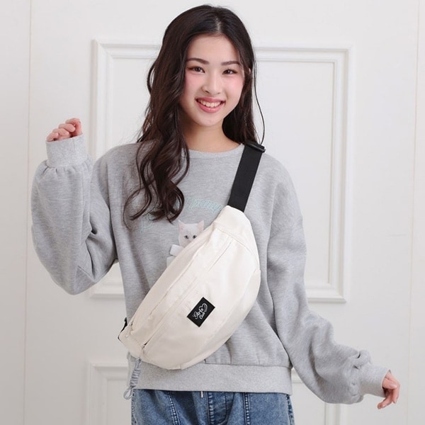 コード付きボディバッグ