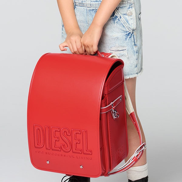 【DIESEL(ディーゼル)】EMBROIDERY DIESEL BISCOTTO LOGO(エンブロイダリー ディーゼル ビスコット ロゴ)ランドセル