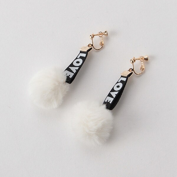 Narumiya Online ナルミヤ オンラインの公式通販サイトポンポンフェイクファーつきロゴテープイヤリング F ピンク ジュニア