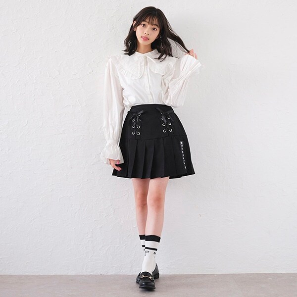 レースアップスカパン