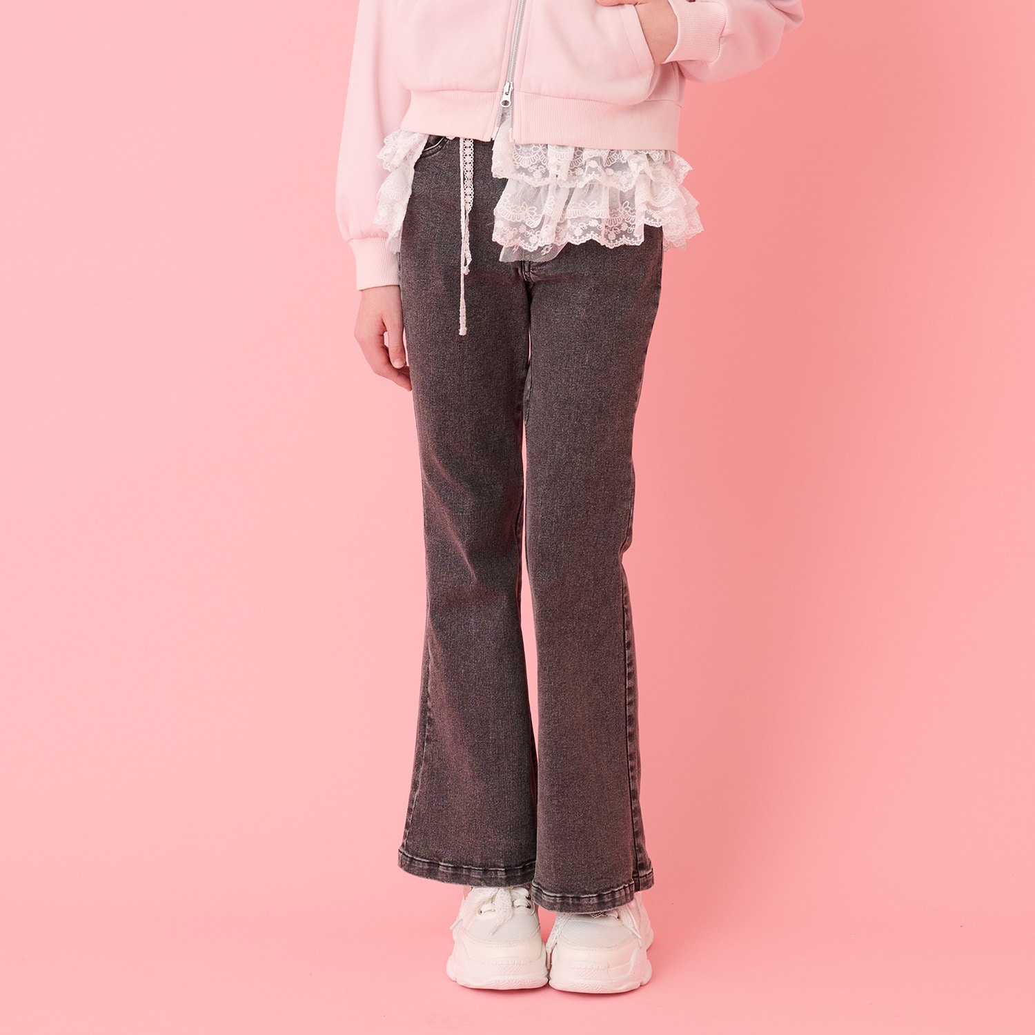 レースペプラムつき美脚フレアデニム