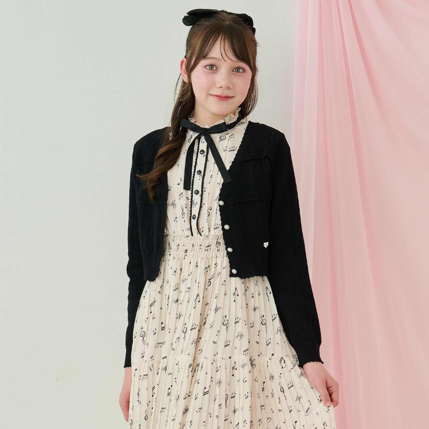 透かし柄ラインストーンボタンカーディガン♪