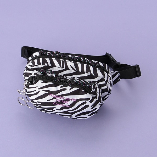 チェリーチャームつきミニウエストバッグ