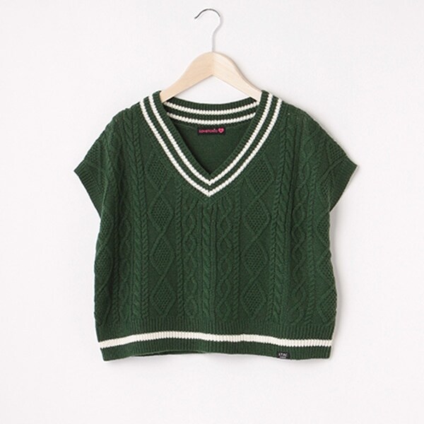 ケーブルニットベスト