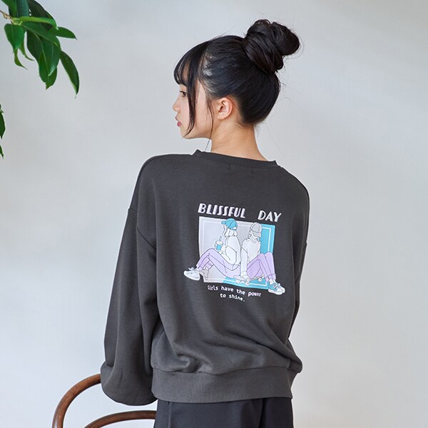 【WEB・一部店舗限定】バックイラストスウェット