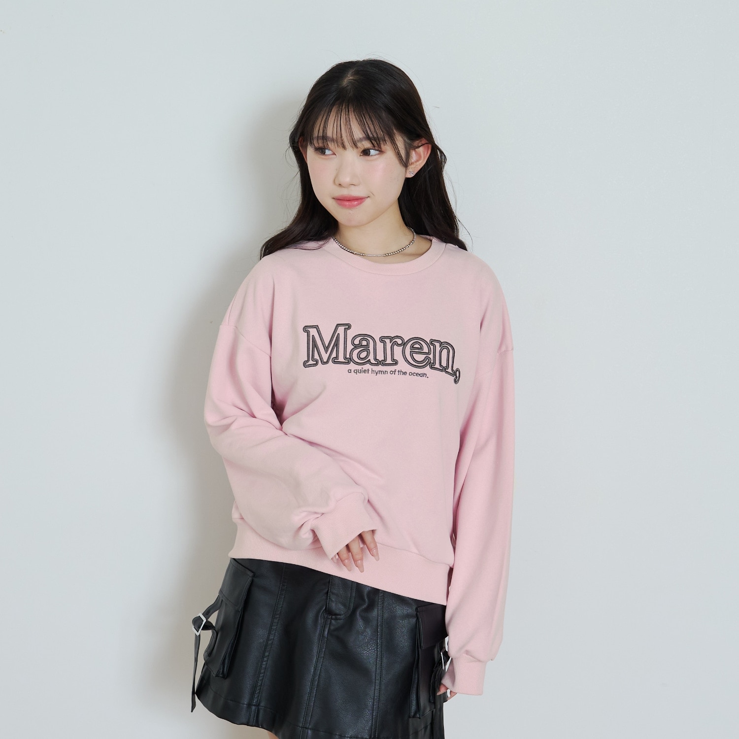 立体ロゴ刺しゅうベーシックトレーナー