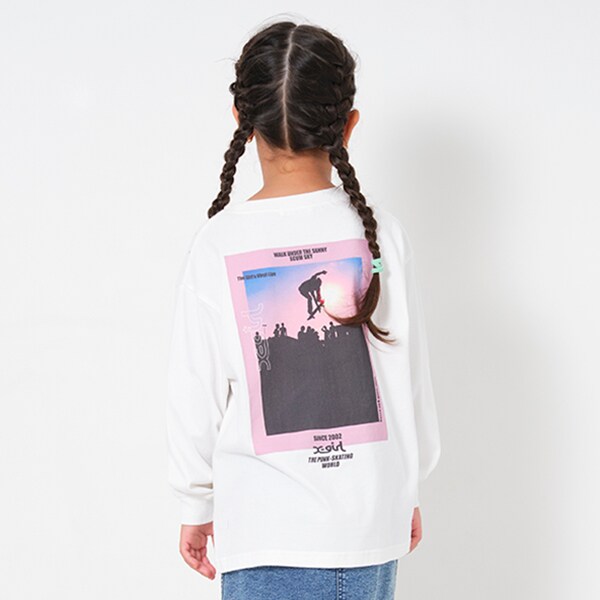 バックフォトグラフィック長袖Tシャツ