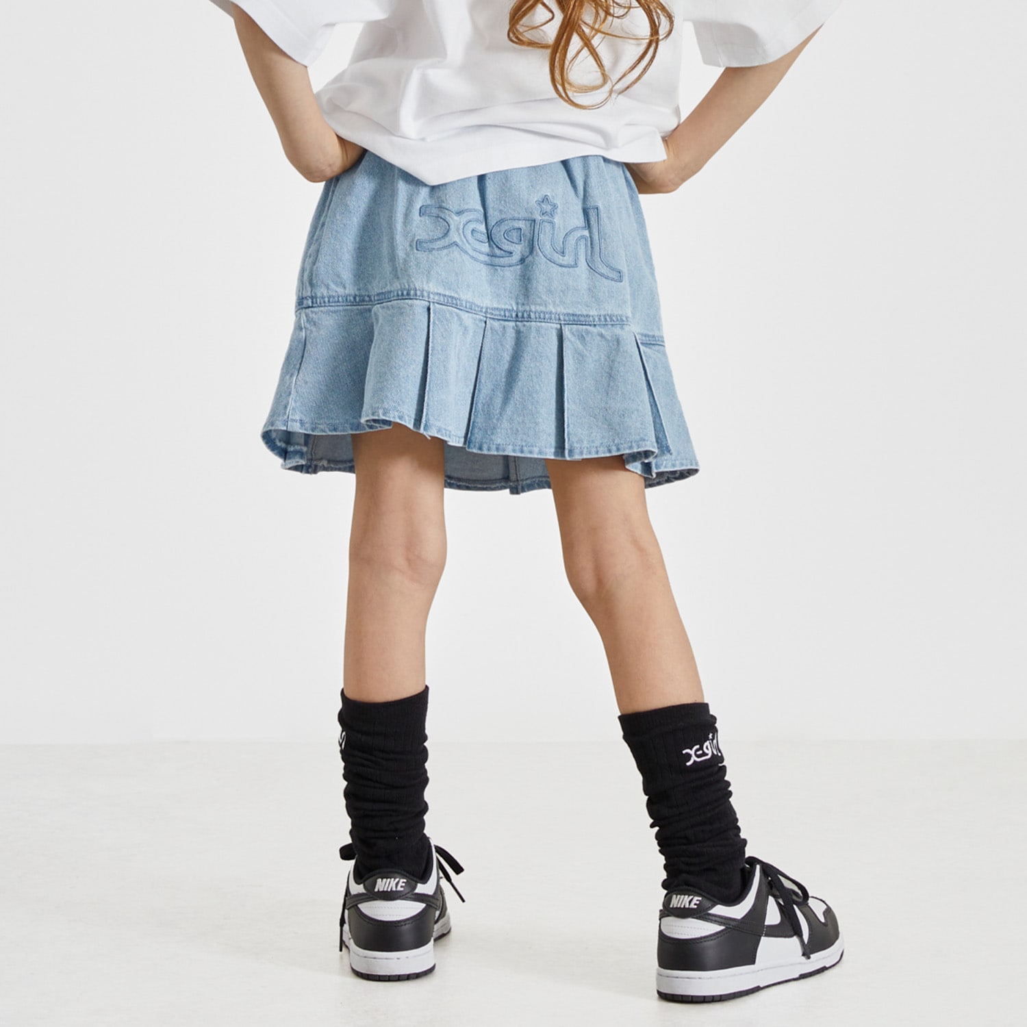 バックロゴ 切替プリーツスカート